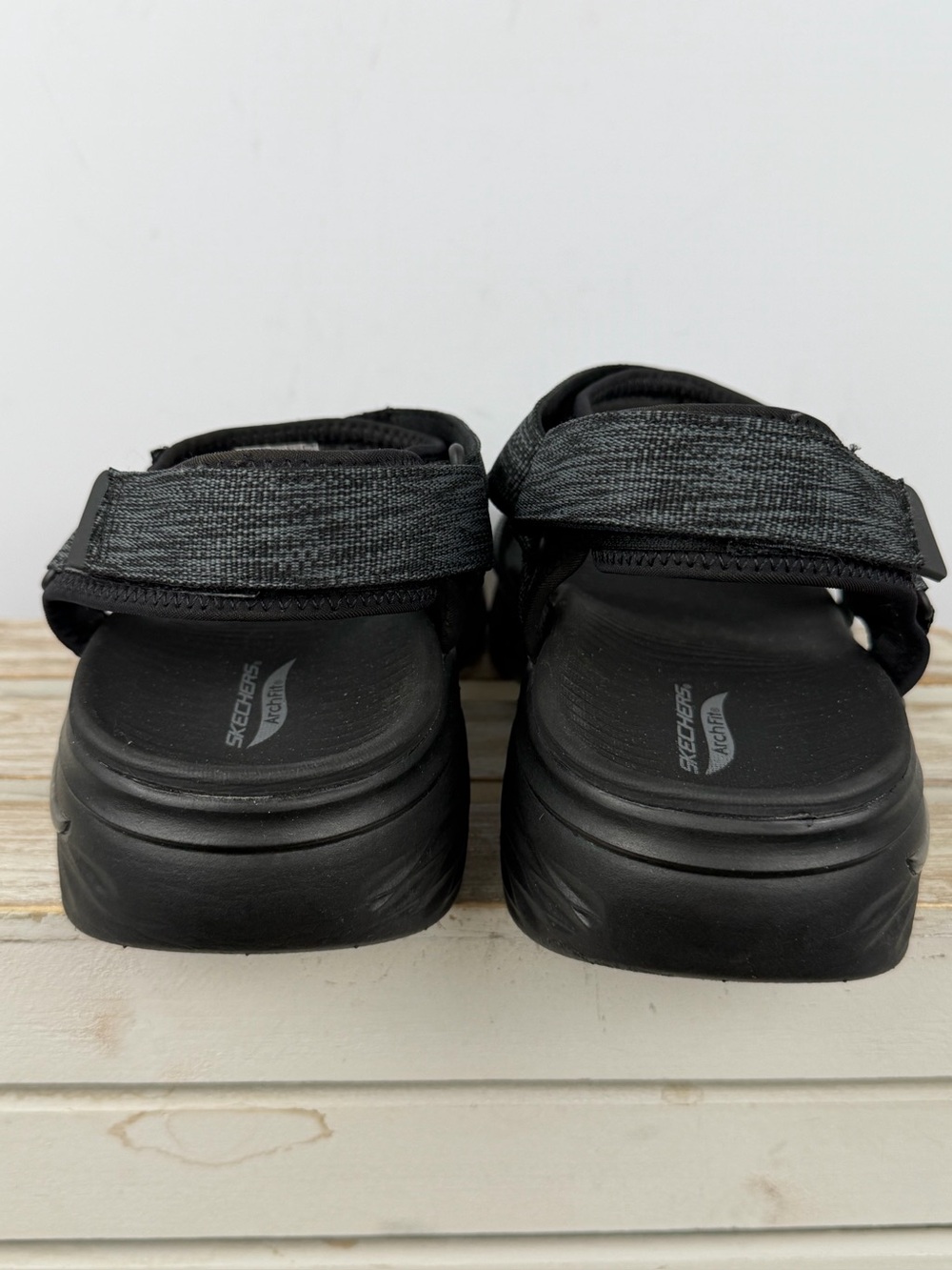Skechers GO WALK Arch Fit sandal black adjustable hook-and-loop straps size 8 - Picture 9 of 13